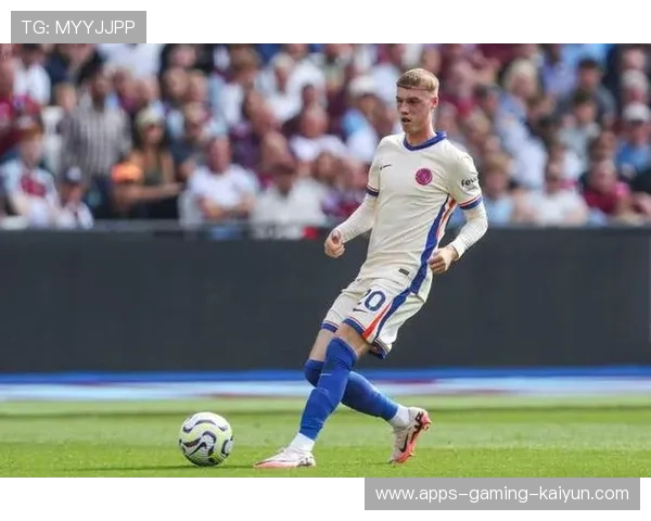 曼城科尔帕尔默内切击地射:扩大比分背后的技艺与风尚