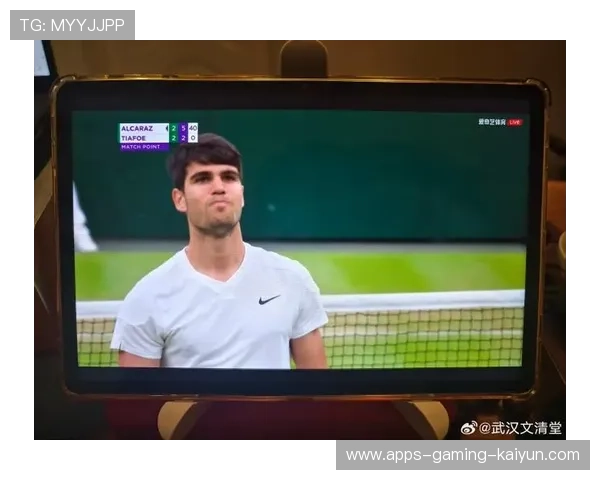 阿尔卡拉斯尝试更激进上网打法