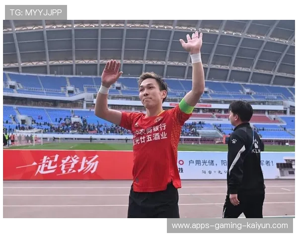 辽宁铁人邦本宜裕中场控球稳定节奏——引领球队新时代